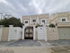 COMMERCIAL 5 BEDROOMS VILLA WITH SWIMMING POOL 0