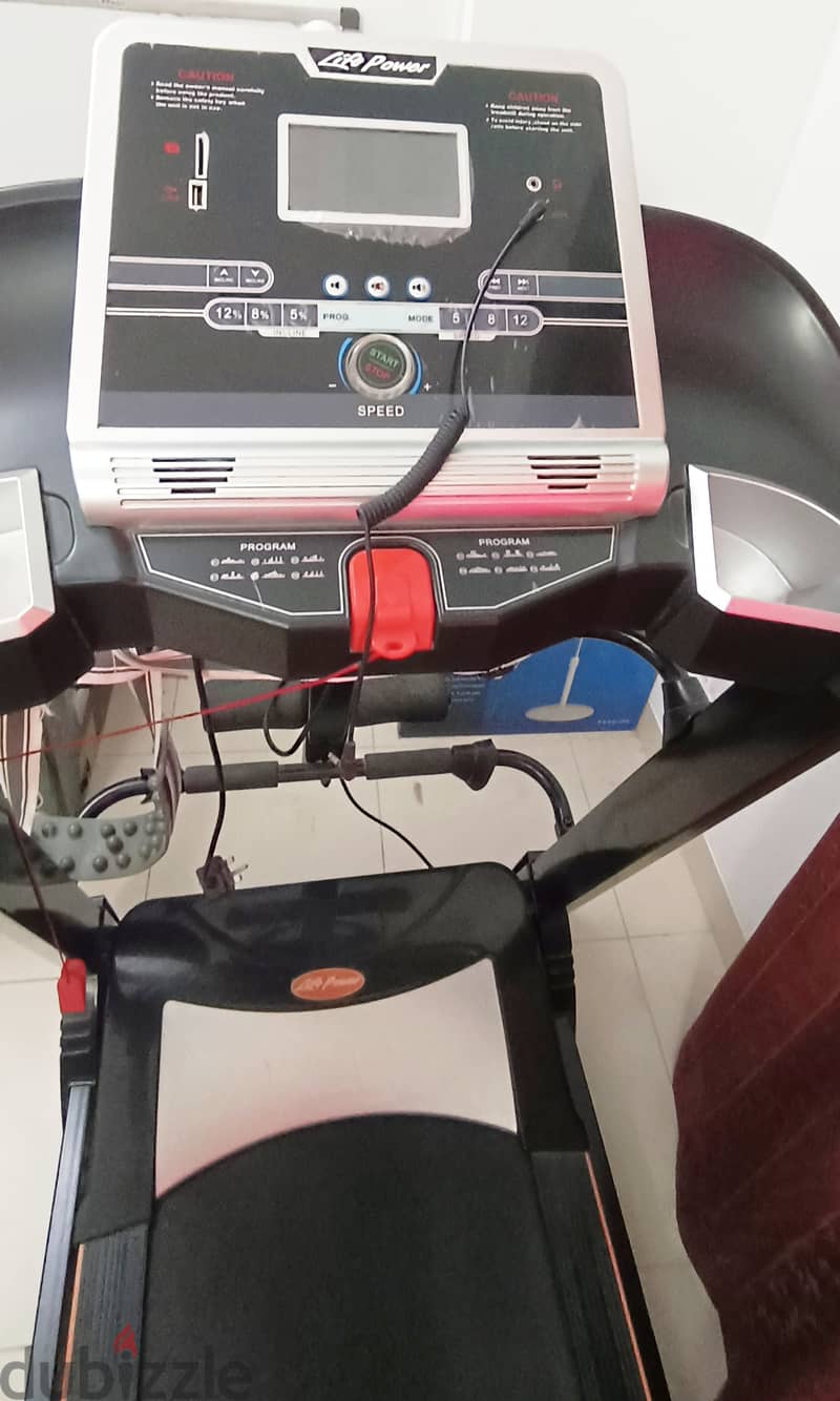 Life power Treadmill very good condition 1
