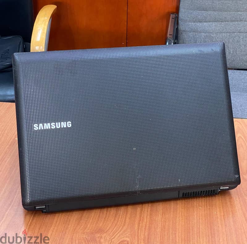 Samsung Laptop 14"Display 320GB Hard Drive 3GB RAM FREE bag & Mouse 1