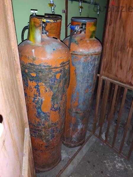 gas cylinder 1