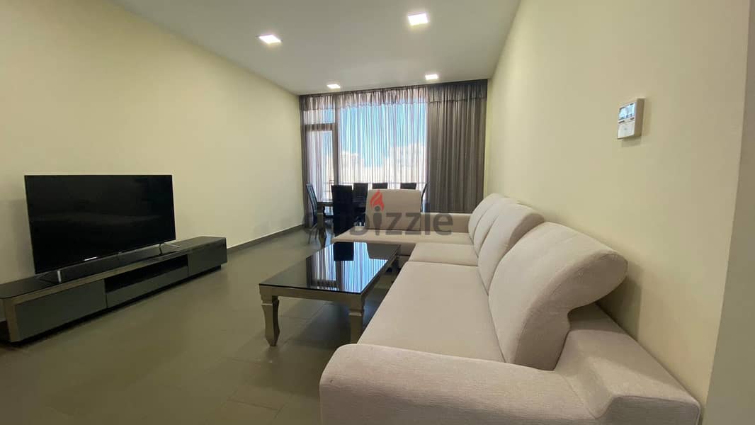 Spacious apartment around family community 4