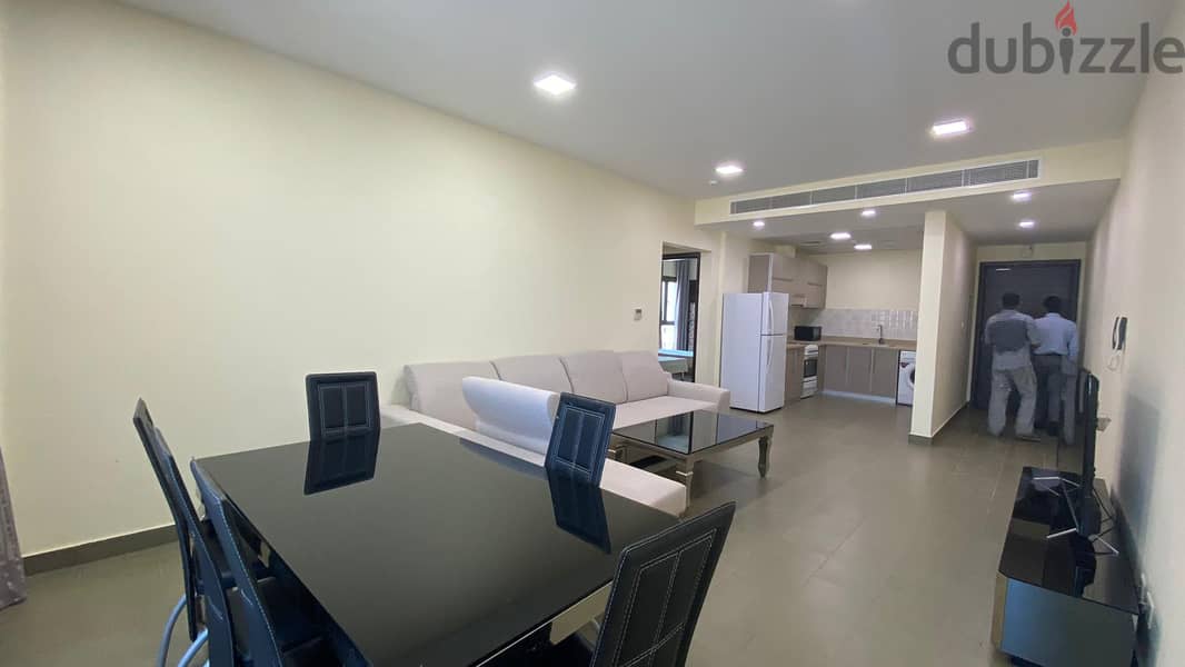 Spacious apartment around family community 6