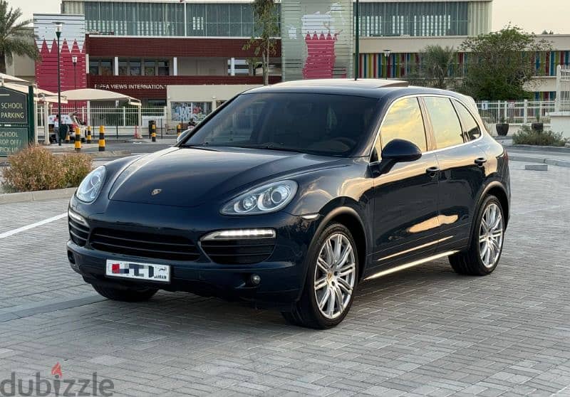 2013 model Well maintained Porsche Cayenne S 0