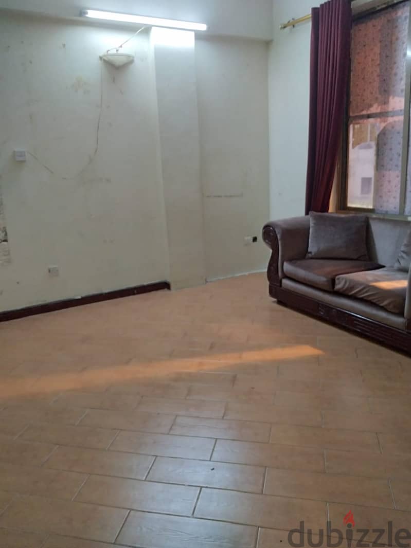 BIG ROOM FOR RENT WITH EWA 115 4