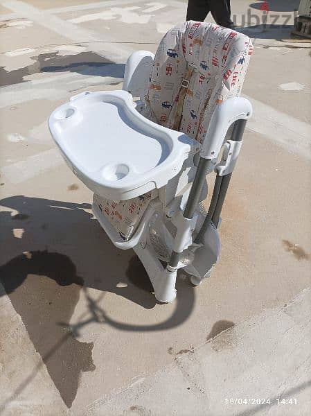 cont(36216143) Junior's Feeding chair in good condition with the tiers 2