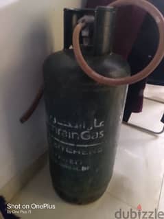 Bahrain gas cylinder with regulator for sale. Price:35 BD