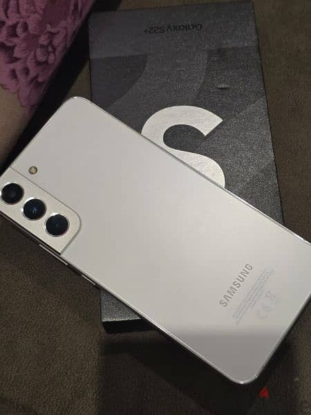 Samsung S22+  plus white 1