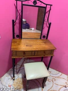 Dressing table with chairs