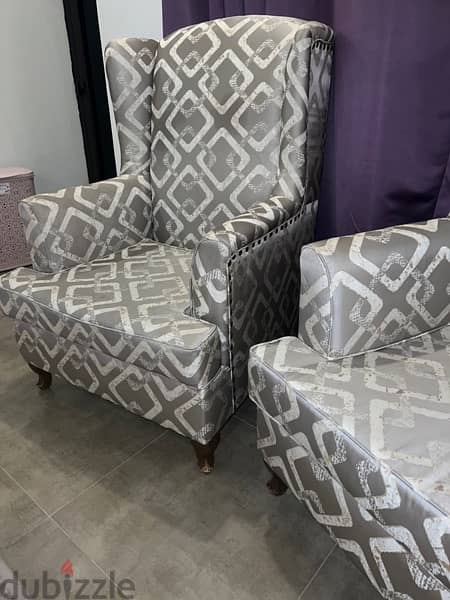 2 piece arm chair excellent condition BD30 both 2