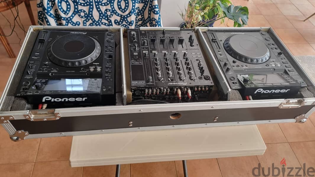 Full set PIONEER DJ mixer ready to play 2