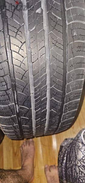 Car tyre for sale good condition 2 pcs size 265 60 R18 2