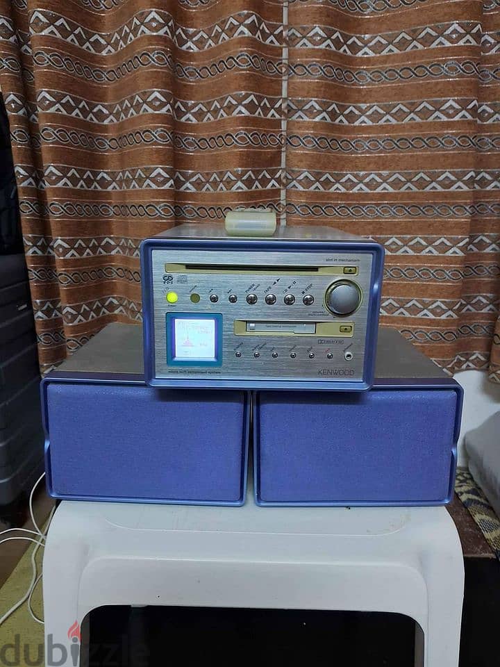 Kenwood Cd/cassette, mini hifi stereo, 60watts, with original remote 1