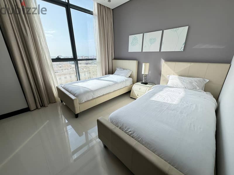 Luxuriously furnished apt in the city 3