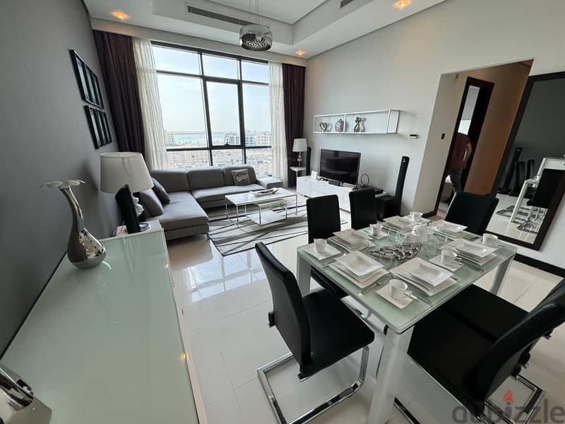 Luxuriously furnished apt in the city 0