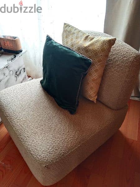 accent chair 4