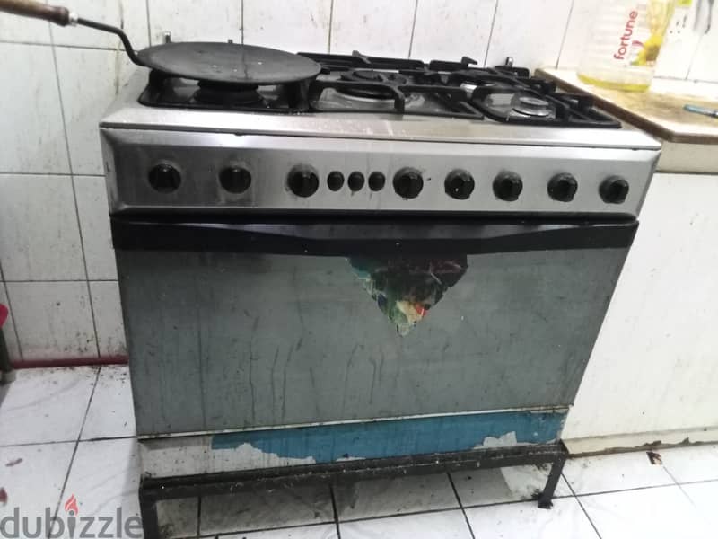 Cooking range for sale (5 burners) in mint condition 1