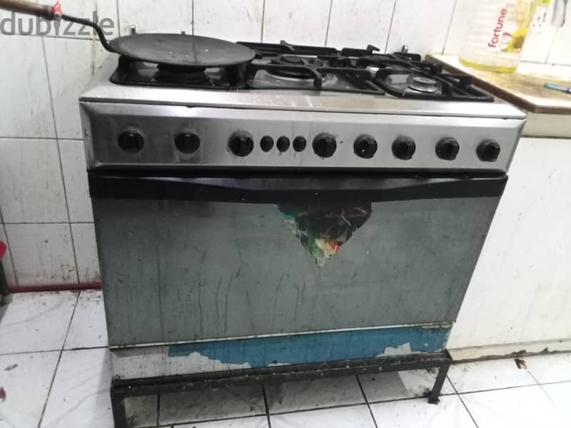 Cooking range for sale (5 burners) in mint condition 3