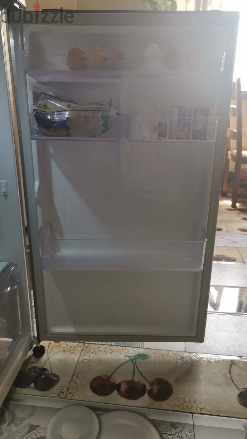 Samsung Refrigerator (390 litres, 18 months old) 2