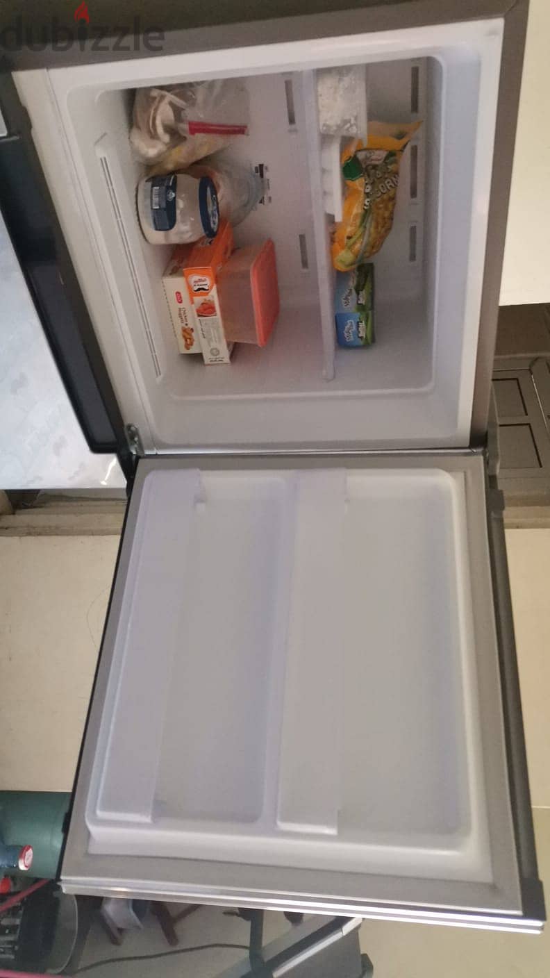 Samsung Refrigerator (390 litres, 18 months old) 7