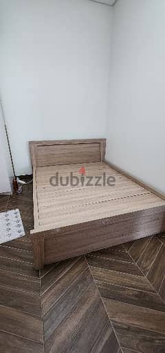 queen size bed frame 0