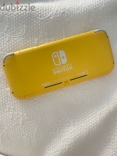 Yellow Nintendo Lite Switch- Hardly Used 2