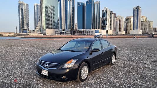 Nissan Altima,Good Condition Contact # 36452627