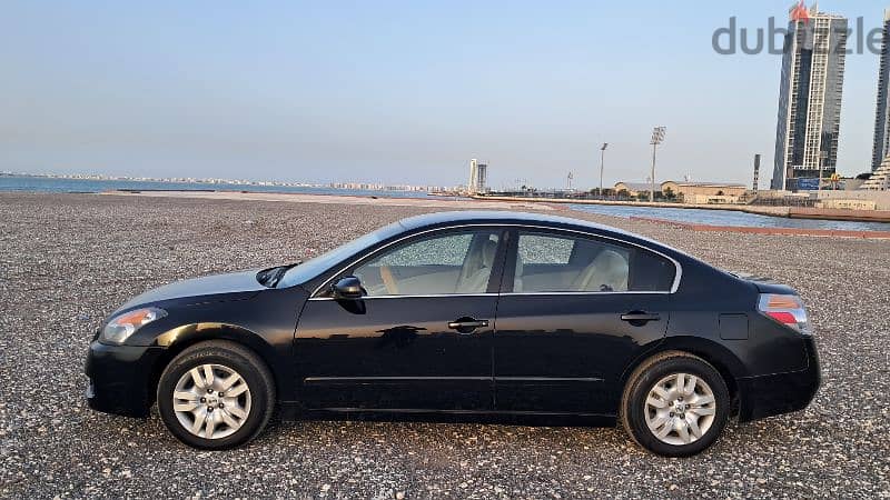 Nissan Altima 2.5cc ,Clean Car,Good Condition 2