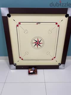 Carom board with full set