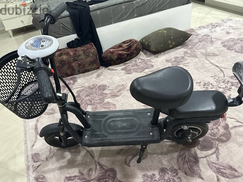 electric scooter almost brand new 1