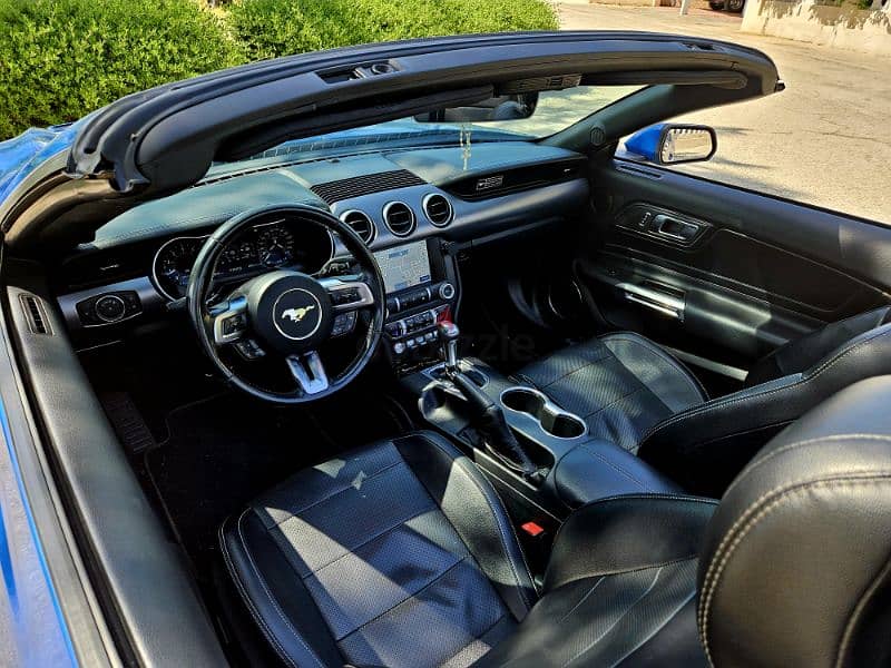 Mustang Black Interior, Blue Metalic Body, 2020 - 64 KM convertible 2