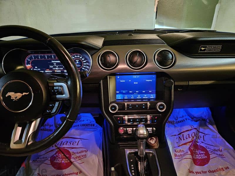 Mustang Black Interior, Blue Metalic Body, 2020 - 64 KM convertible 3