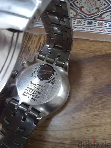 توجد ساعة يد ماركة قديمه واصليھ switch سعر  ٢٥٠دينار 3