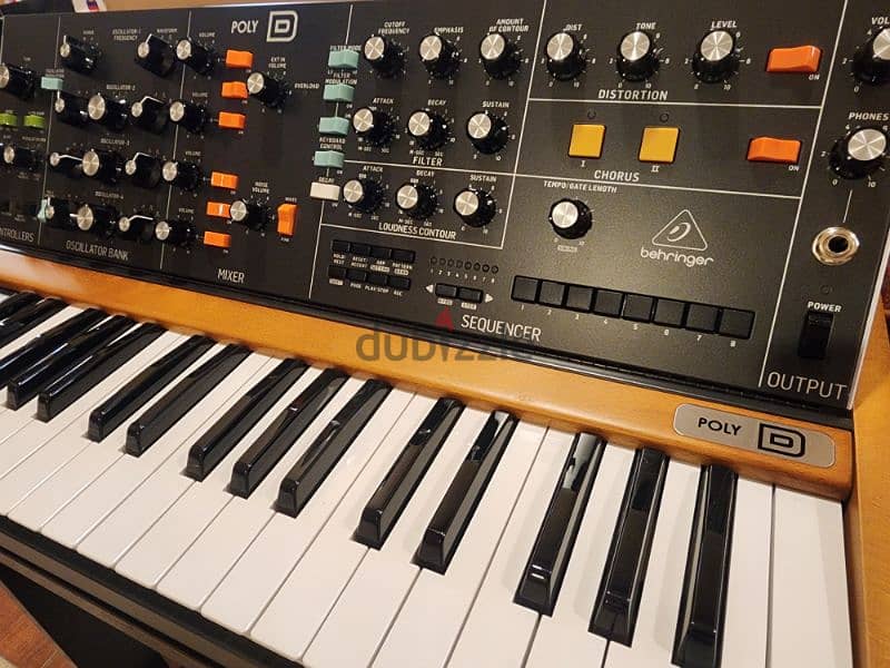 Behringer Poly D Synthesizer 1