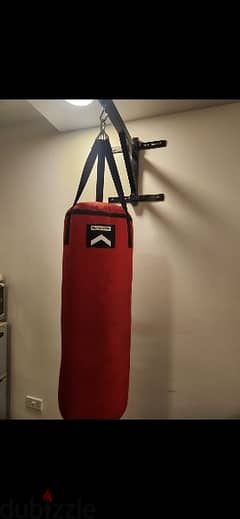 Outshock boxing bag with wall mount 0