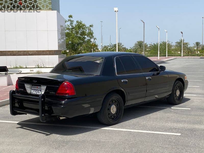 2011 model Ford Crown Victoria 4