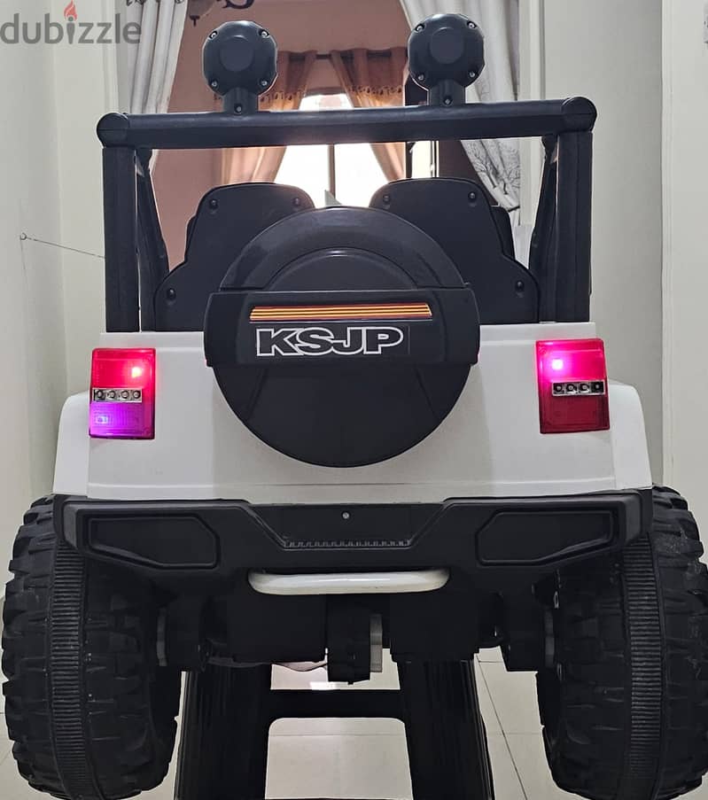 USED Rechargeable Jeep with Remote Control & MP3 Player 3