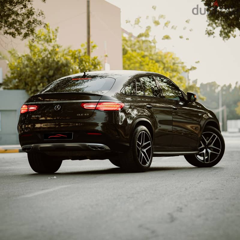MERCEDES BENZ GLE 43 COUPE AMG 9