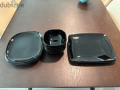 black set plates
