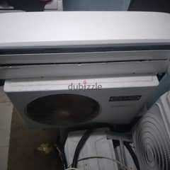 split AC for sale with fixing good condition good working2.5ton Pearl