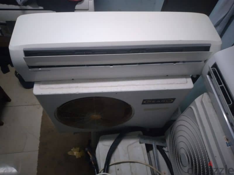 split AC for sale with fixing good condition good working2.5ton Pearl 1