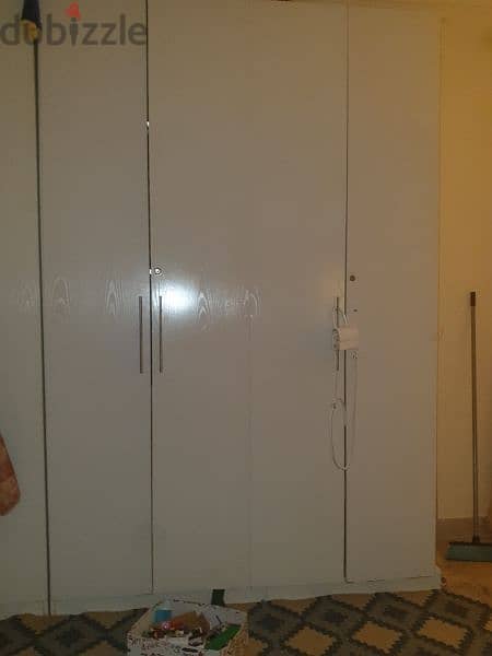 closet for sell 0