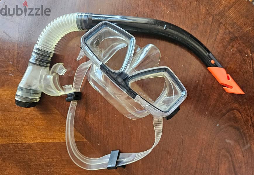 Full diving /snorkeling set -  fins mask and underwear breathing tube. 2