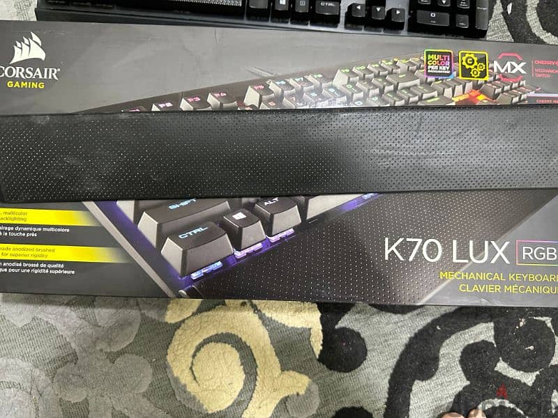 Used Gaming Keyboard and DDR4 Ram Corsair for sale 1