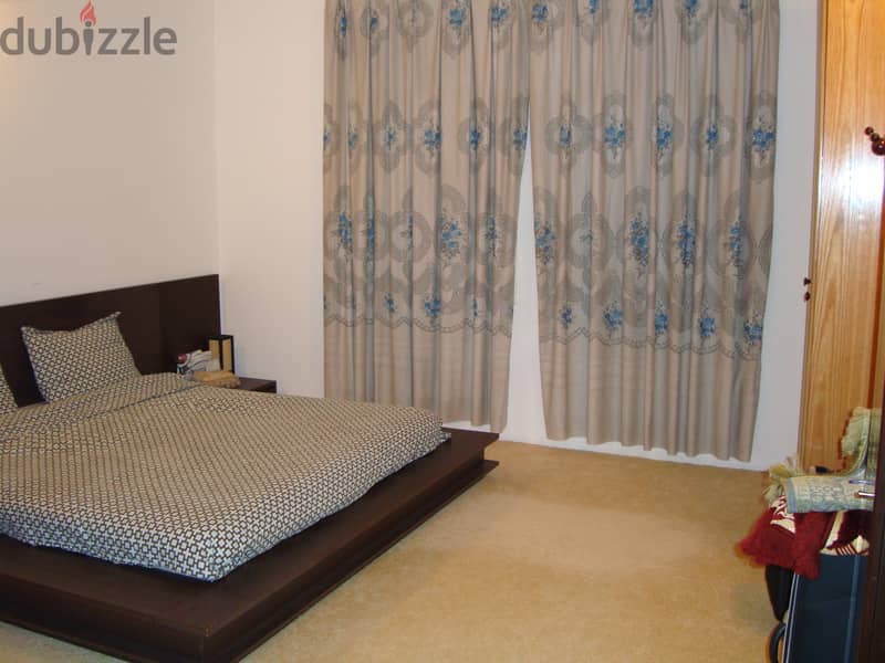 Natuzzi Zen-Style King-size Bed for Sale - Good Condition 1