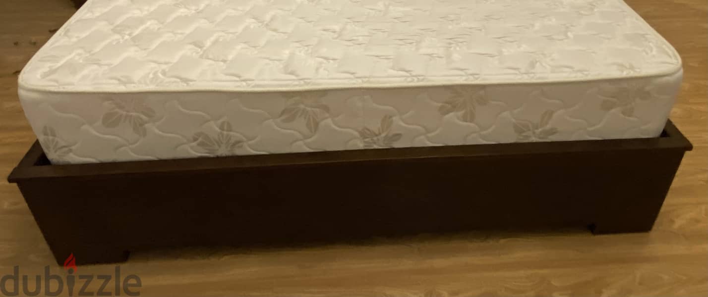 Wooden King Size Bed (no mattress) 6