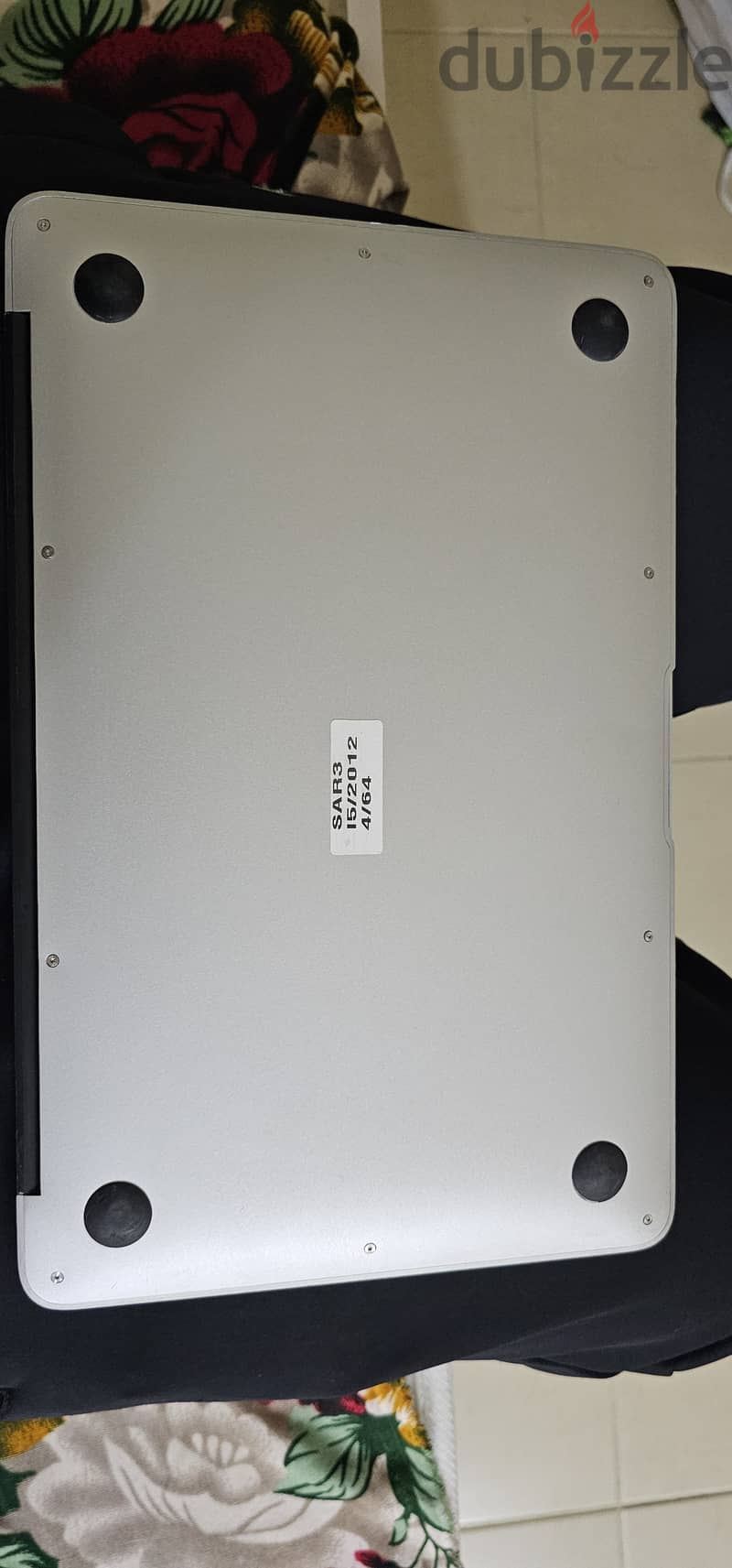 Macbook air for sale in juffair 2012 model 64gb 3
