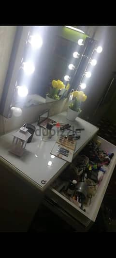 Makeup Artist dressing table with lights