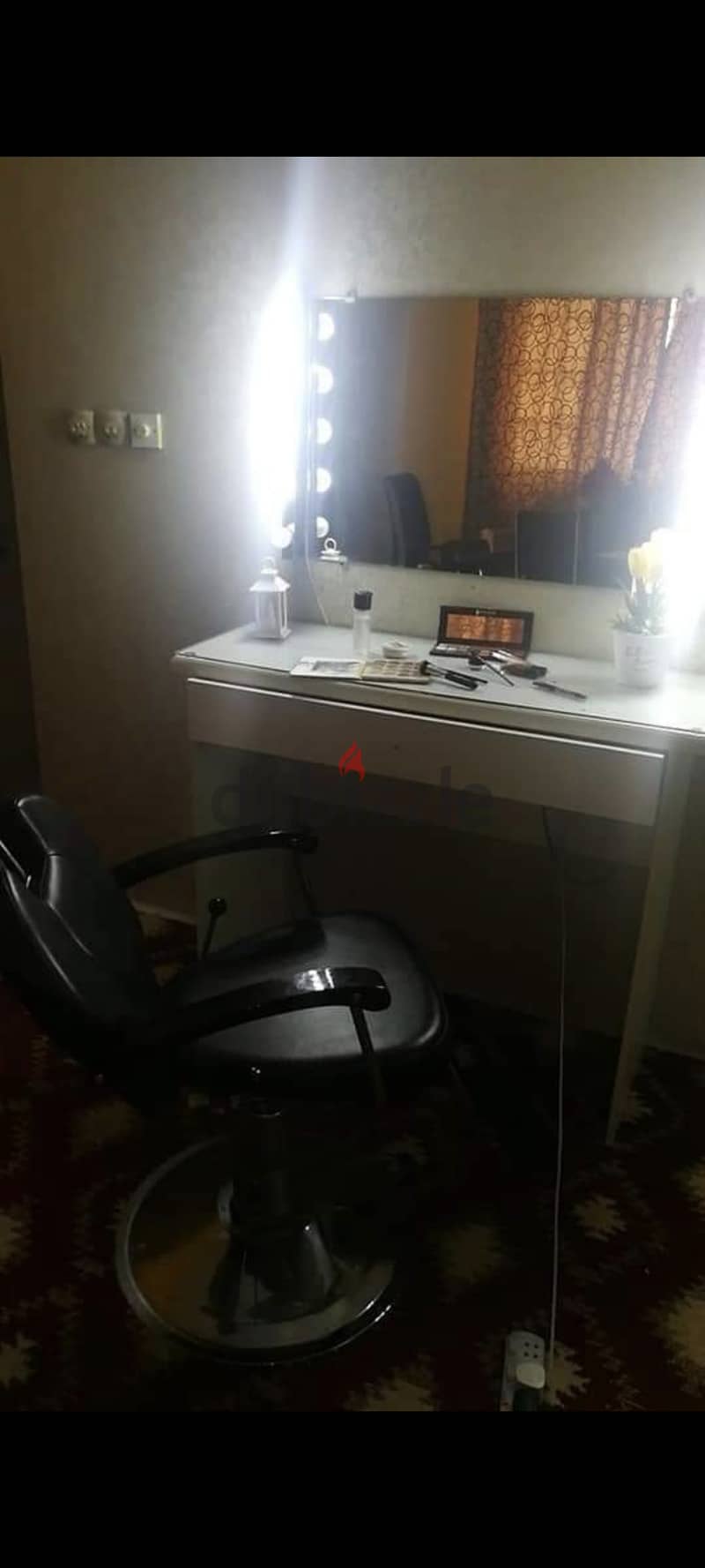 Makeup Artist dressing table with lights 1
