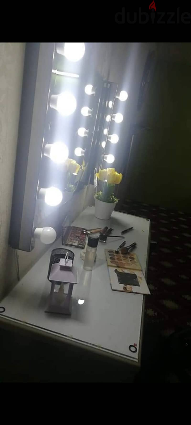 Makeup Artist dressing table with lights 2