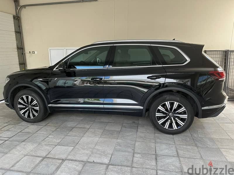 Stunning 2023 Volkswagen Touareg - Ultimate Luxury and Performance 2